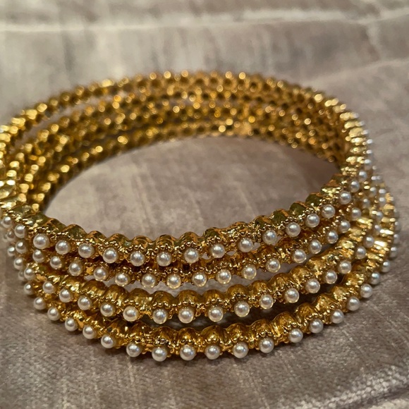 henri bendel Jewelry - 4 Vintage Goldtone Mini Faux Pearl Bangles